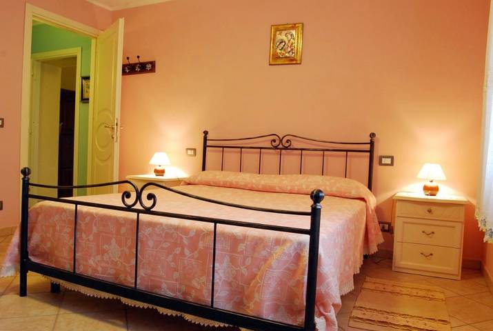 Gîte pour 6 personnes, avec piscine ainsi que vue et jardin, animaux acceptés à Camporgiano - 3