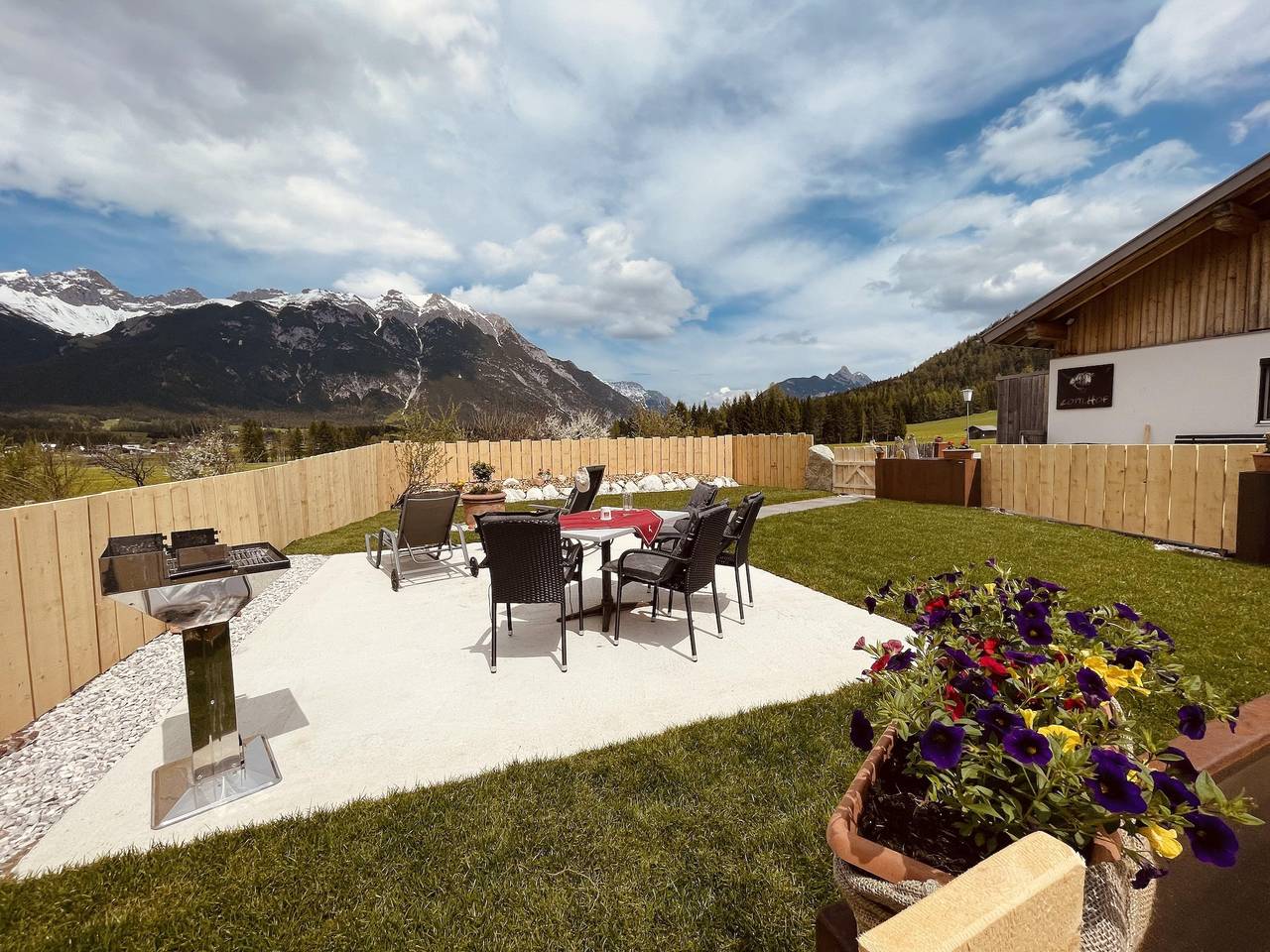 Ferienhaus mit Panoramagarten in Leutasch, Innsbruck Land