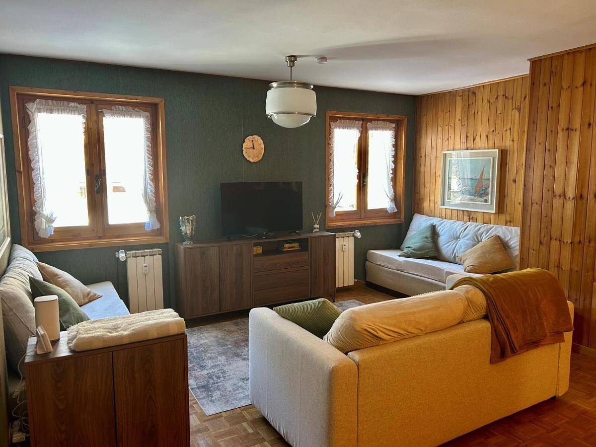 Appartement entier, Two-Bedroom Apartment in Champoluc, Ayas