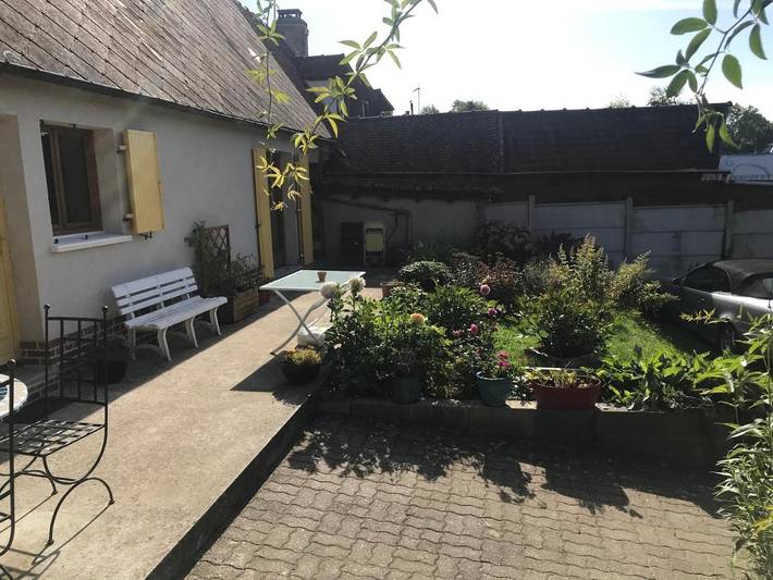 Chambre d’hôte pour 8 personnes, avec jardin et vue, animaux acceptés à Montreuil-sur-Brêche