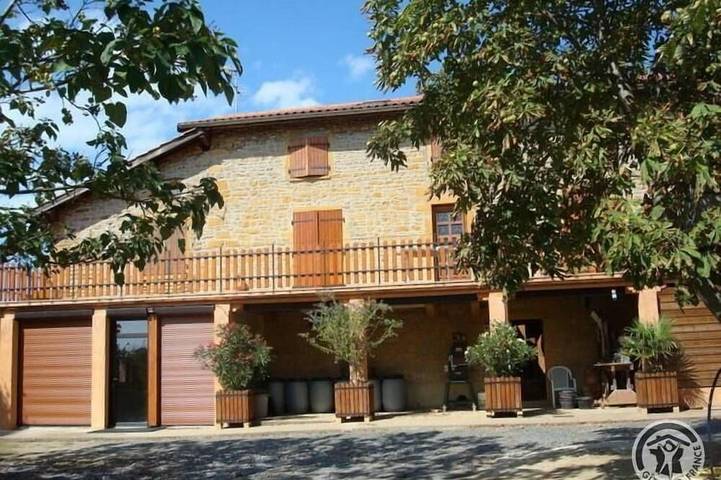 Location de vacances pour 4 personnes, avec jardin à Saint-Germain-Nuelles