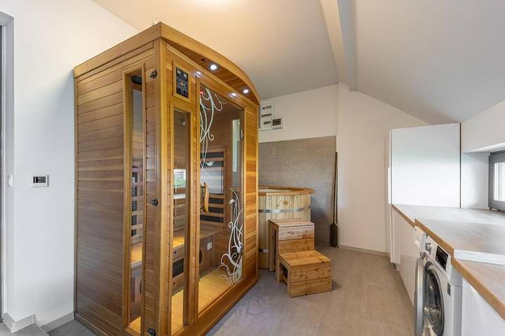 Ferienhaus für 10 Personen, mit Garten und Pool sowie Whirlpool und Sauna in Siofok - 4