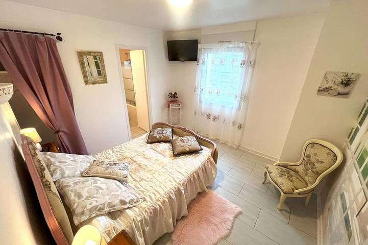 Chambre d’hôte pour 2 personnes, avec Jardin à Caurel - 2