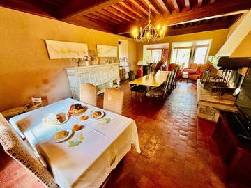 Gîte pour 15 personnes, avec vue et jardin à Le Breuil