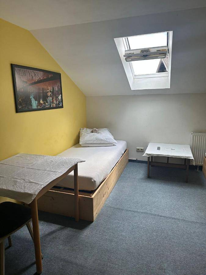Single Room with Bathroom in Raubling, Bayerische Alpen