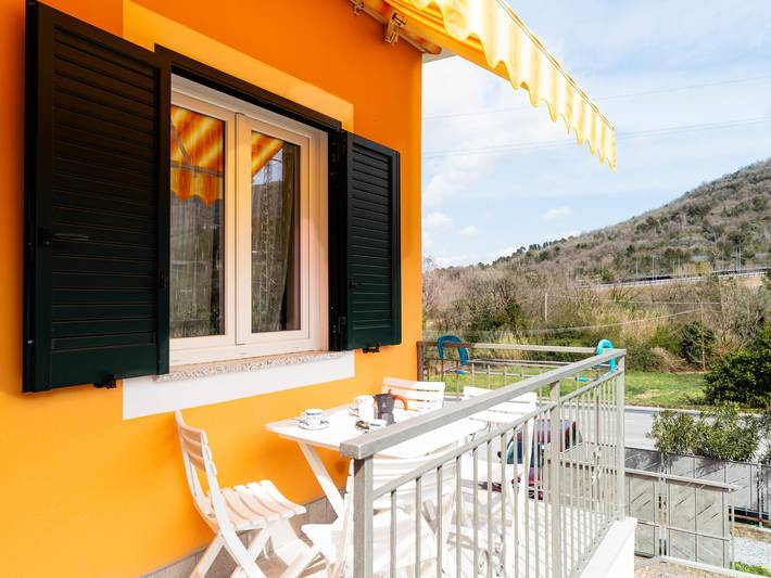 Gîte pour 4 personnes, avec vue ainsi que jardin et balcon à Villanova d'Albenga