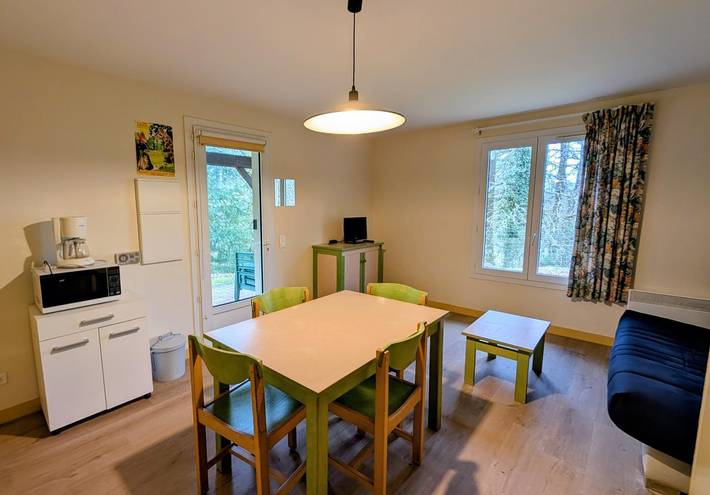 Gîte pour 2 personnes, avec jardin à Beaumont-du-Lac - 4