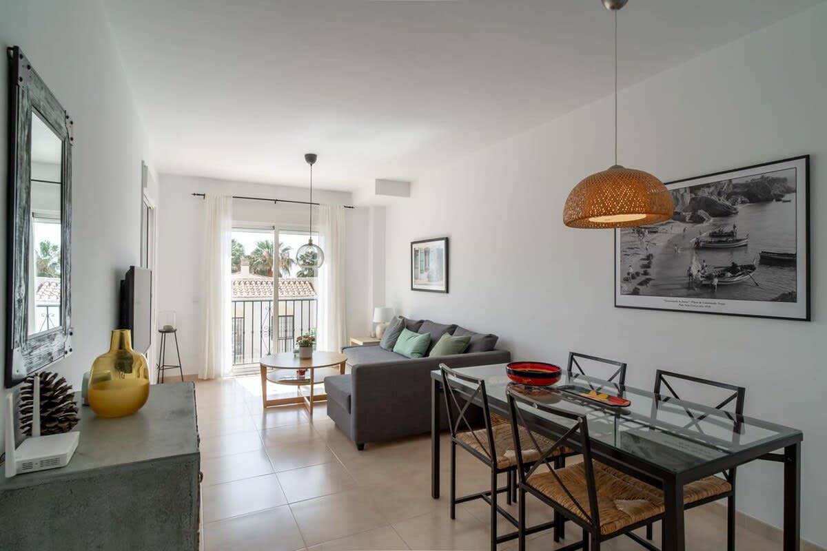 Entire apartment, Chimenea Apartamentos in Playa de Burriana, Nerja