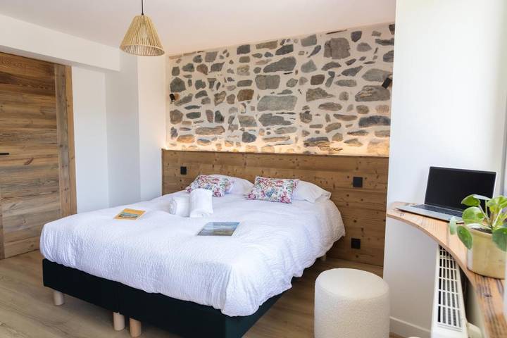 Chambre d’hôte pour 2 personnes, avec Terrasse ainsi que Jardin et Vue
