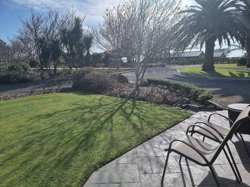 Schwimmbad Tennisplatz, 2 km zum Flughafen & Bell Block, 7 km zum Stadtzentrum in New Plymouth, Taranaki