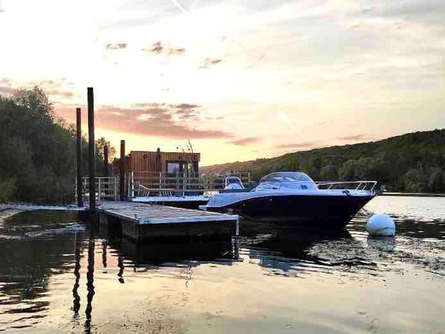 Rêve Sur Eau - Terrasse - Bain De Soleil in Moisson (Yvelines), Yvelines