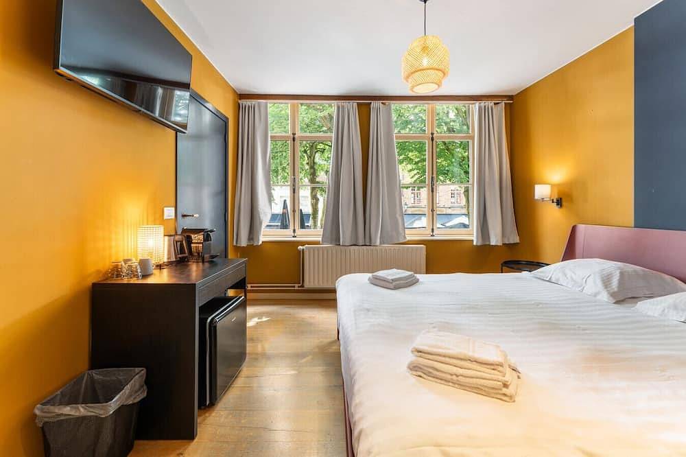 Amazing scenic city view room The Lake Suites in Bruges, Flandre-Occidentale