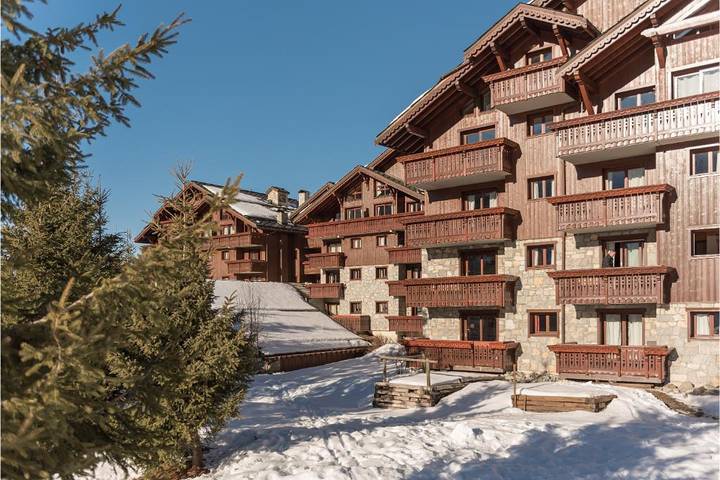 Location de vacances pour 5 personnes, avec sauna ainsi que piscine et terrasse, animaux acceptés à Courchevel