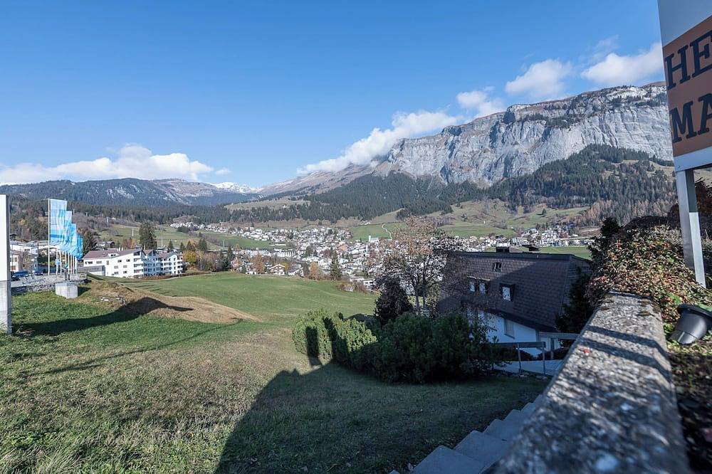 Ganze Wohnung, Putzprinz Gujan Ferienwohnung, Haus Surmir B / 16, (Flims Waldhaus). 2.5-Zimmer in Flims-Dorf, Flims