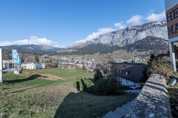 Ganze Wohnung, Putzprinz Gujan Ferienwohnung, Haus Surmir B / 16, (Flims Waldhaus). 2.5-Zimmer in Flims-Dorf, Flims