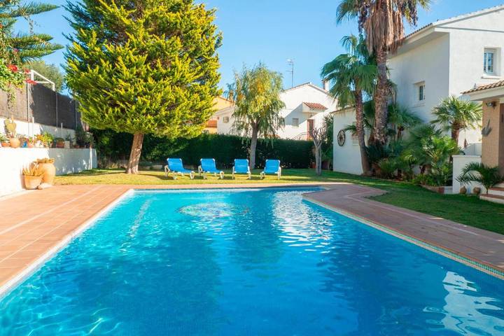 Casa rural para 8 personas, con Terraza además de Jardín y Piscina en Calafell - 4