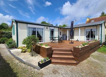 Maison de campagne pour 6 personnes, avec terrasse et vue sur le lac à Caurel