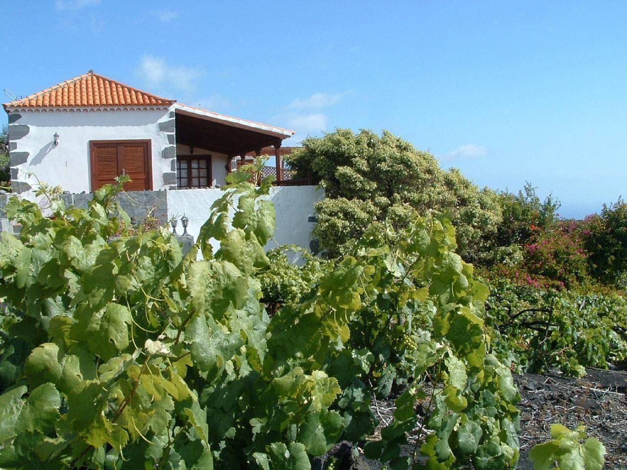 House the Viñas, with views of the sea, the mountains and the volcanoes in Fuencaliente de La Palma, La Palma Sur