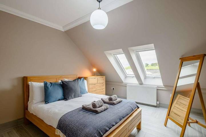 4 Bed in Alexandria in Loch Lomond, West Dunbartonshire