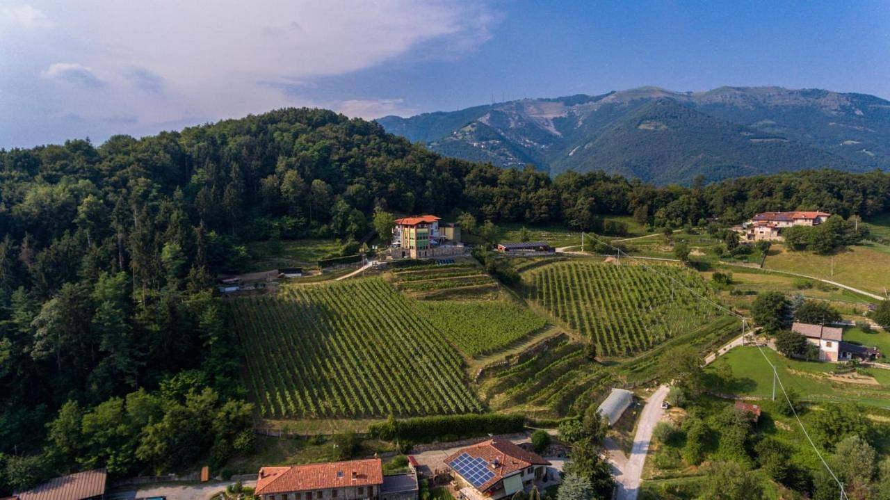 Polisena L'Altro Agriturismo Veg in Pontida, Alpes bergamasques occidentaux