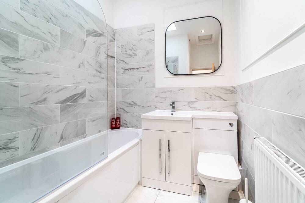 Entire apartment, One Bed Luxury Hoylake Penthouse in Merseyside