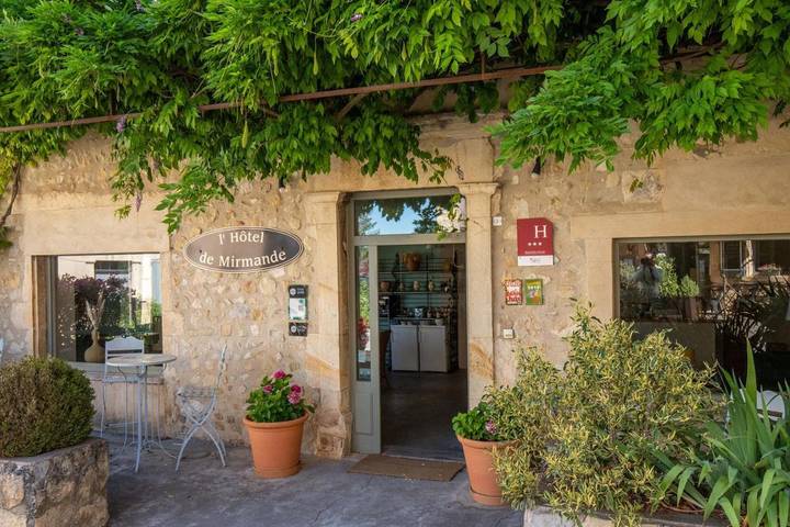 Hôtel pour 2 personnes, avec Balcon ainsi que Terrasse et Jardin à Mirmande