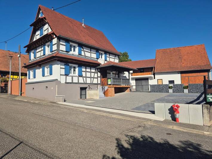 Location de vacances pour 6 personnes, avec jardin et piscine à Gunstett