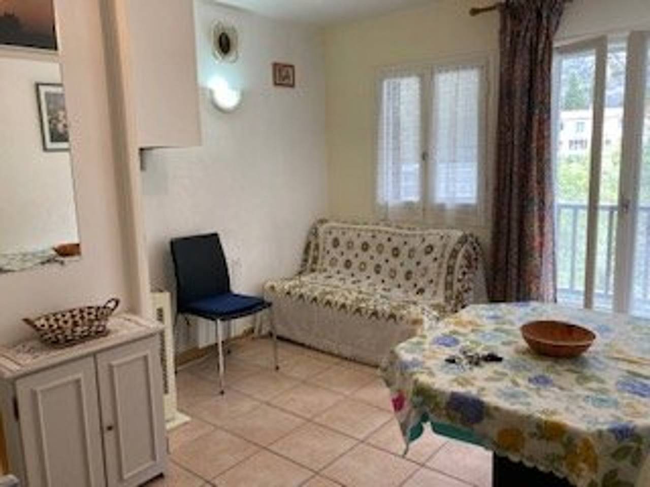 Entire apartment, Comfortable F2 Apartment with Parking and Pets Allowed in Saint-Marsal, Céret region