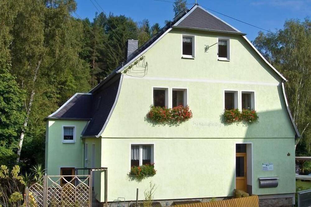 Ganze Wohnung, Ferienwohnung Schlema für 2 - 4 Personen mit 1 Schlafzimmer - Ferienwohnung in Ein- oder Mehrfamilie in Bad Schlema, Erzgebirge