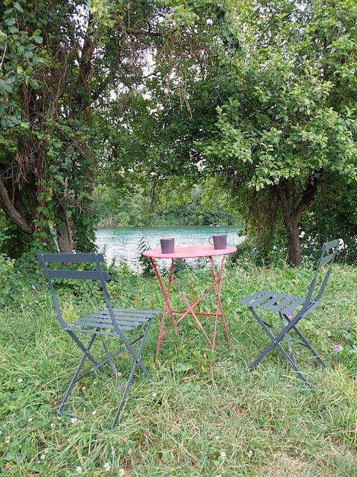 Maison bord de Marne pour 10 personnes avec jacuzzi in Châlons-en-Champagne, Marne