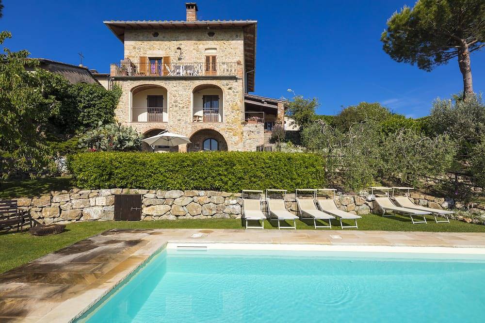 Hel lägenhet, Double bedroom with private entrance common pool and garden in San Gimignano, Siena provins