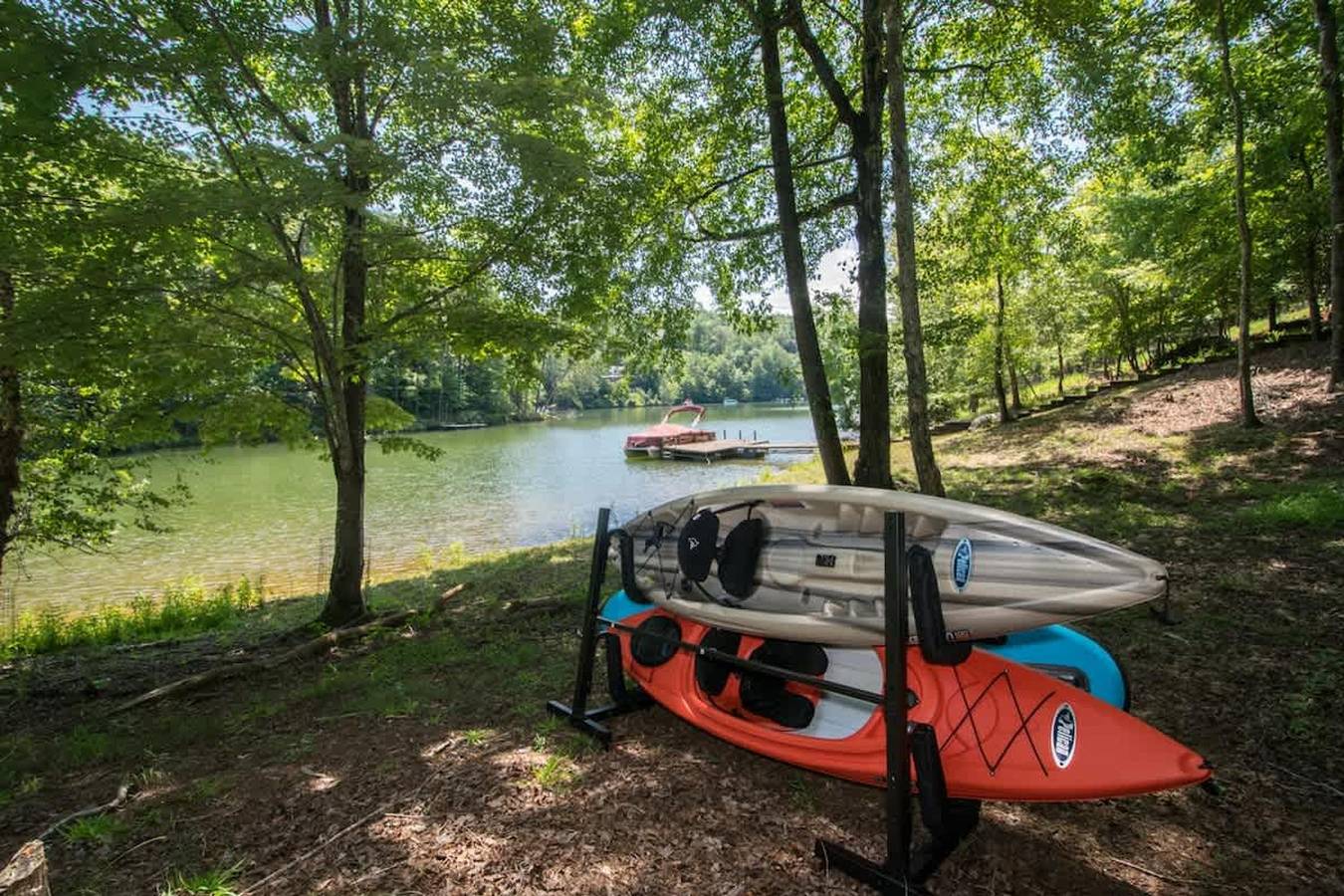 Lakefront 3Br w Private Dock Firepit Free Tix in Polk County NC