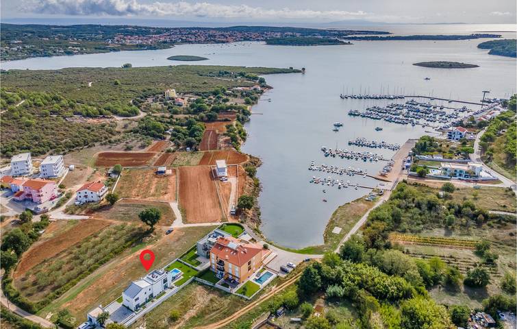 Charmante 180 m² große Wohnung mit Pool, WLAN und Zugang zum Strand in Pomer, Südküste Istrien