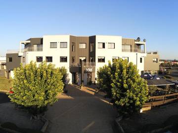 Hôtel pour 3 personnes, avec terrasse à Sébazac-Concourès