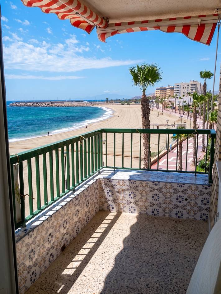 Ferienwohnung für 4 Personen, mit Balkon/Terrasse und Pool - 1