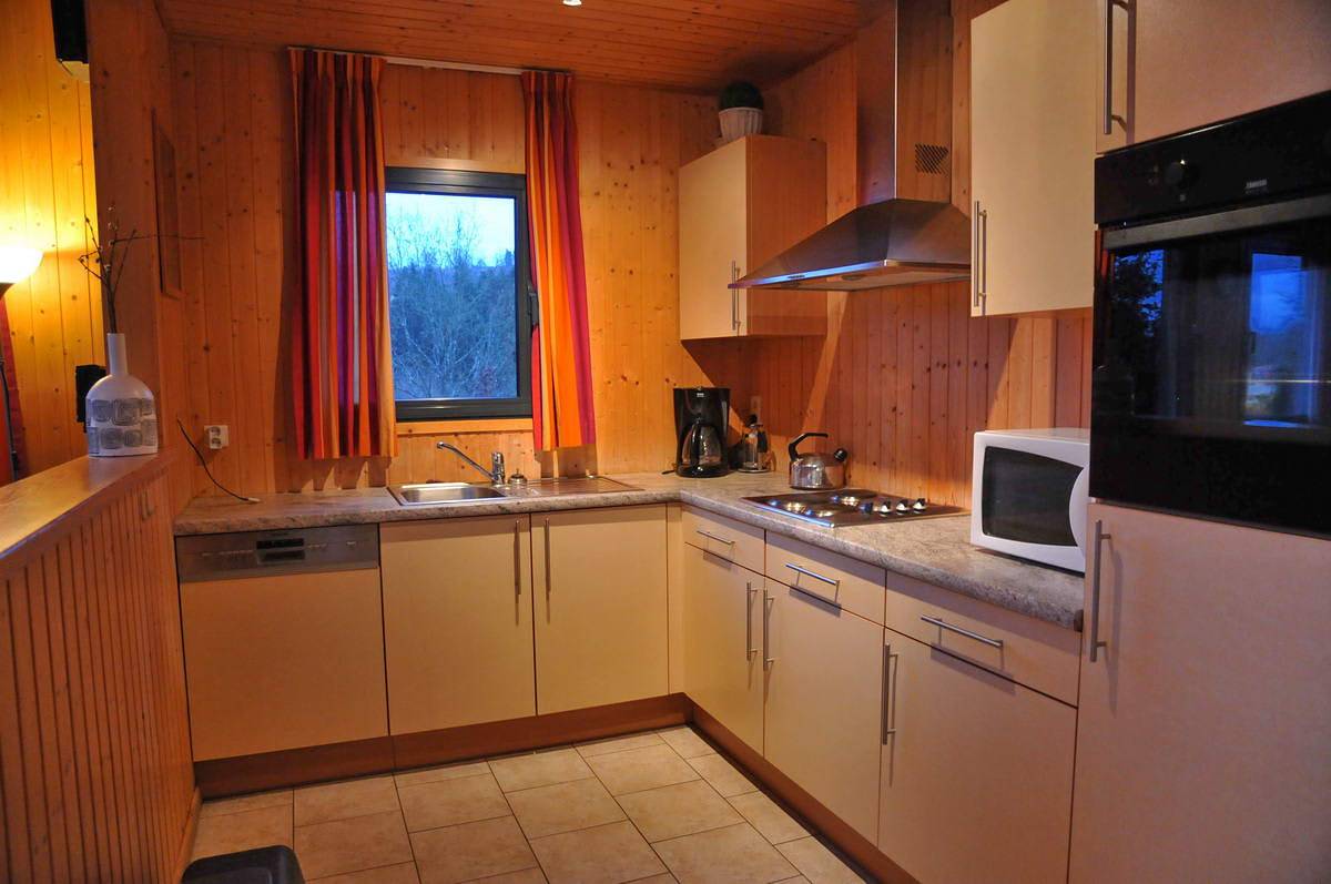 Modern 6 persons holiday home with sauna - Les Jardin de l'Ourthe. in Houffalize, Région de Bastogne