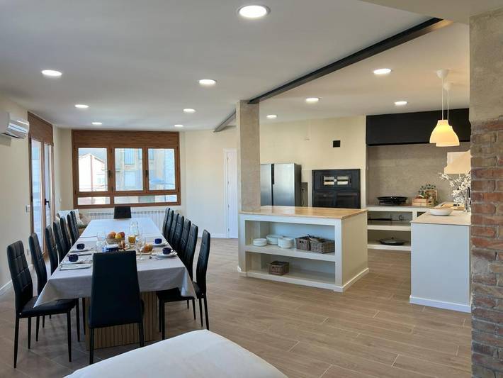 Casa rural para 10 personas, con vistas además de balcón y piscina, Familias con niños en Segría - 2