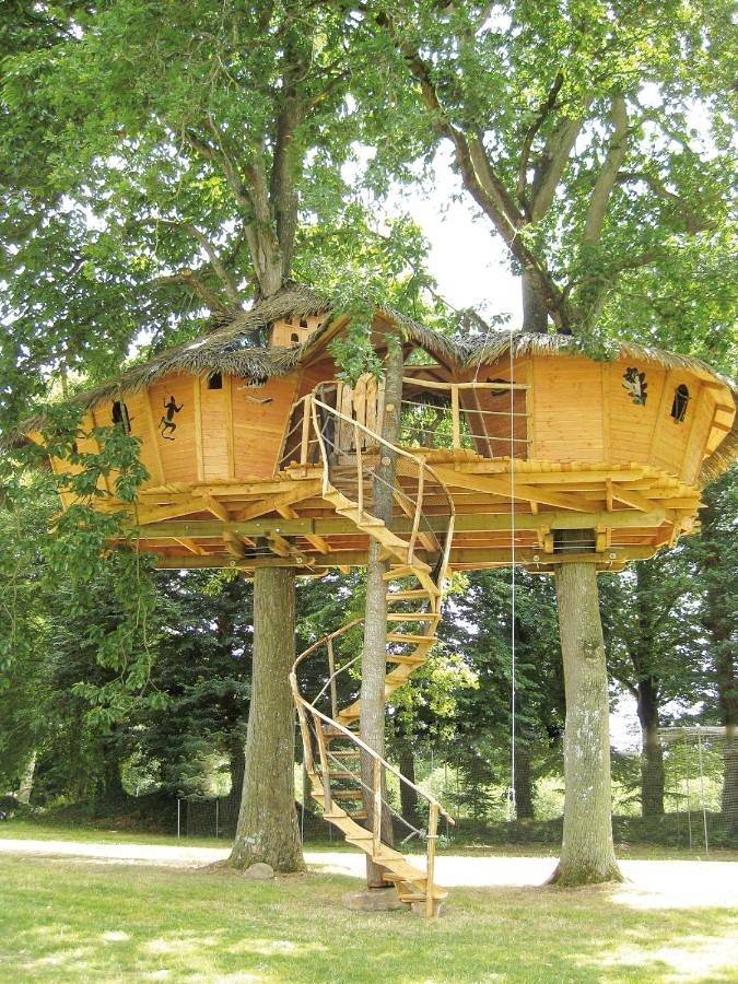 Location de vacances pour 4 personnes, avec Terrasse et Jardin ainsi que Piscine et Vue dans Golf Des Ormes Epiniac