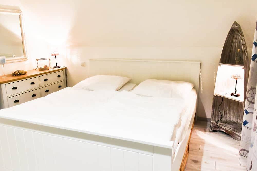Ferienhaus direkt am Wasser | 2 Sz, Sauna & Kamin, Wlan _____ Haustiere willk. in Vieregge, Neuenkirchen (Rügen)