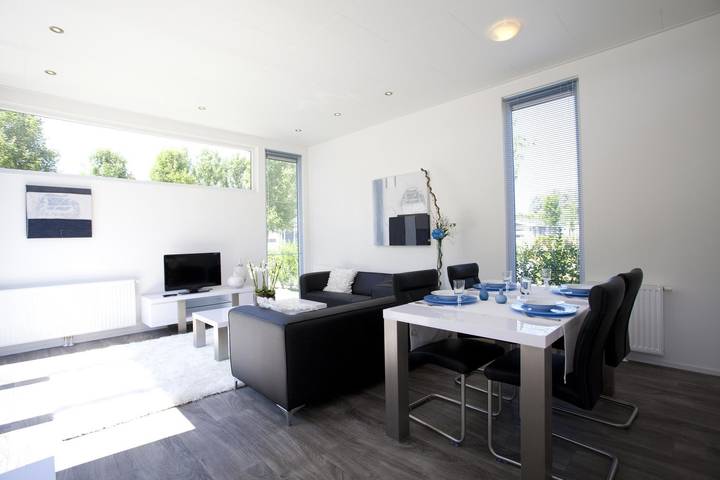 EuroParcs Buitenhuizen — Cube Exclusif 4 in Velsen-Zuid, Mare del Nord Olanda