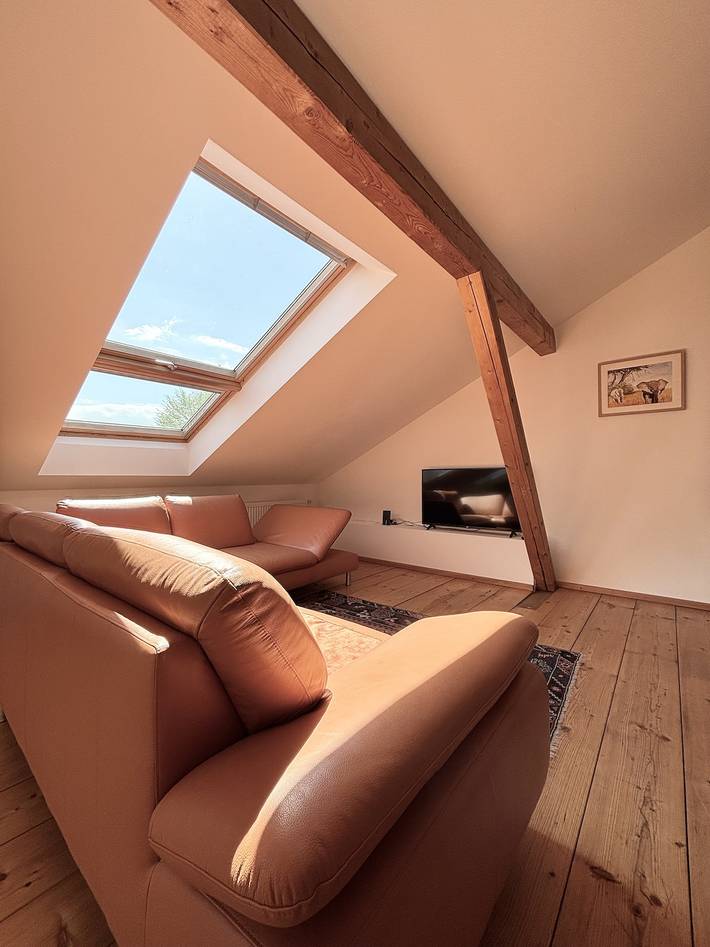 Ganze Ferienwohnung, Ferienwohnung Bergblick - Apartment Bergblick im Dachgeschoss für 2 Personen in Bad Aibling, Landkreis Rosenheim