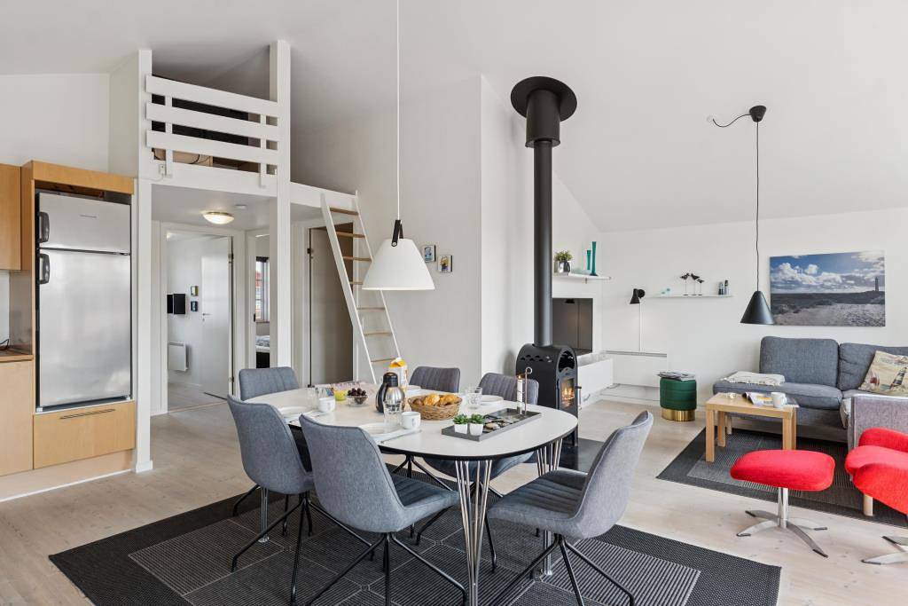 Schönes Ferienhaus mit Whirlpool in der Nähe vom Lyngvig Fyr in Nørre Lyngvig, Hvide Sande