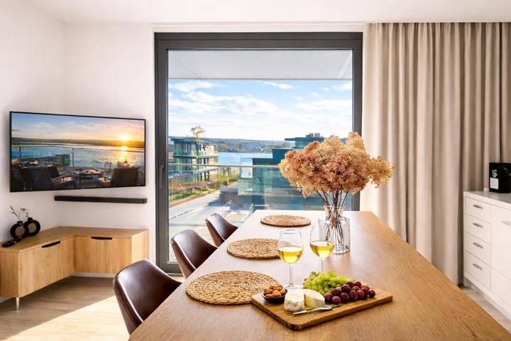 Ferienwohnung für 6 Personen, mit Balkon und Terrasse sowie Seeblick und Ausblick in Allenstein