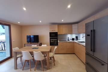 Appartement De Vacances pour 7 Personnes dans Les Déserts, Bauges, Photo 1