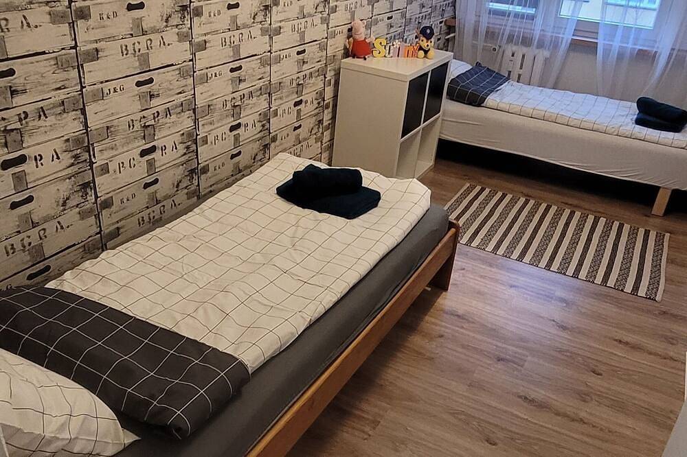 Ganze Wohnung, Dams Apartment - Zasole - 2 Bedrooms - 5 min to Museum in Oświęcim, Kleinpolen