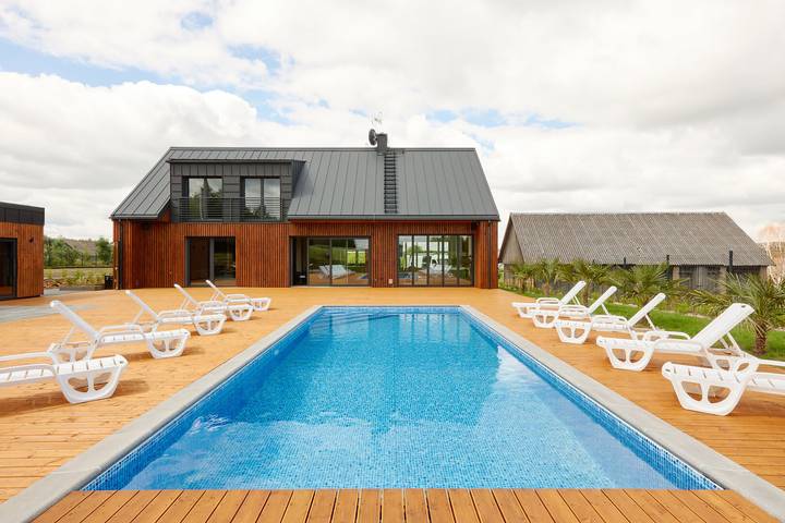 Villa für 15 Personen, mit Garten und Whirlpool - 1