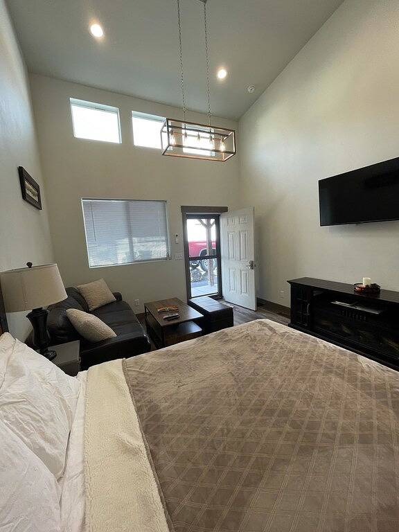 Ganze Wohnung, Corral Villas
Deluxe studios in the north entrance to Yellowstone in Gardiner, Absaroka Range