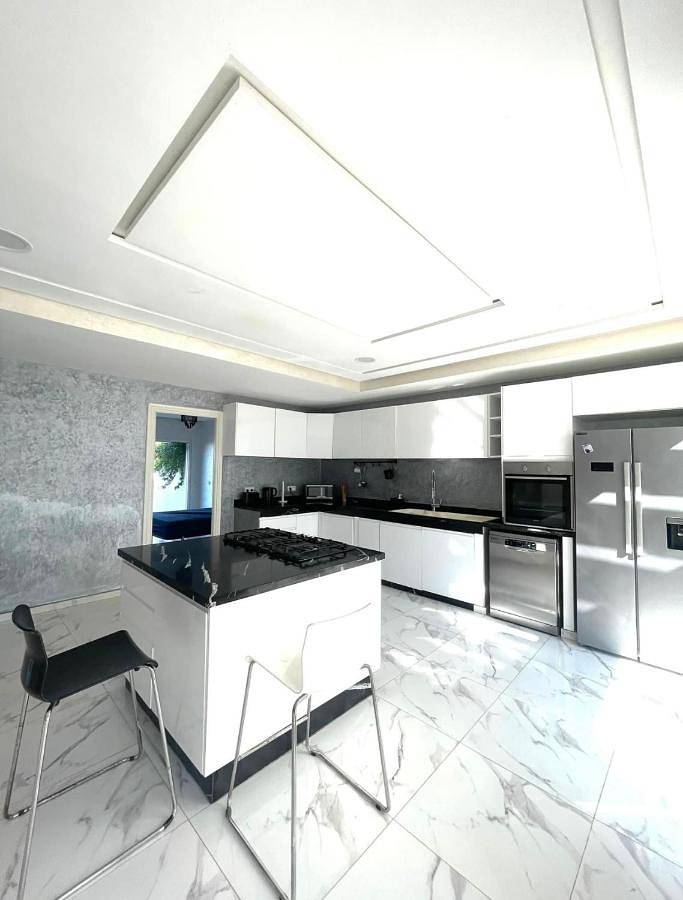 Location de vacances pour 4 personnes, avec terrasse et jardin ainsi que vue et piscine dans Dar Bouazza - 4