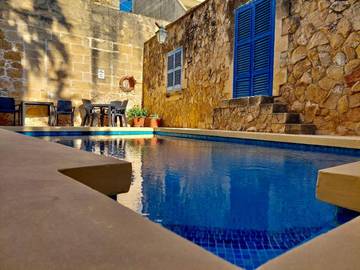 Chambre d’hôte pour 2 personnes, avec vue ainsi que terrasse et piscine, animaux acceptés dans Xaghra