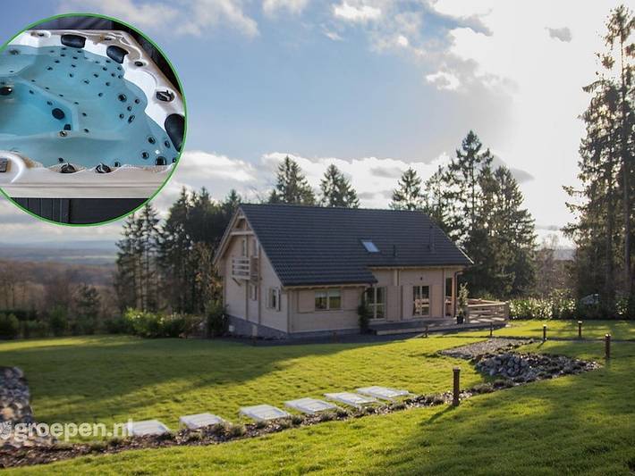 Chalet voor 10 personen, with Balkon/Terras and Whirlpool as well as Terras and Sauna in Durbuy